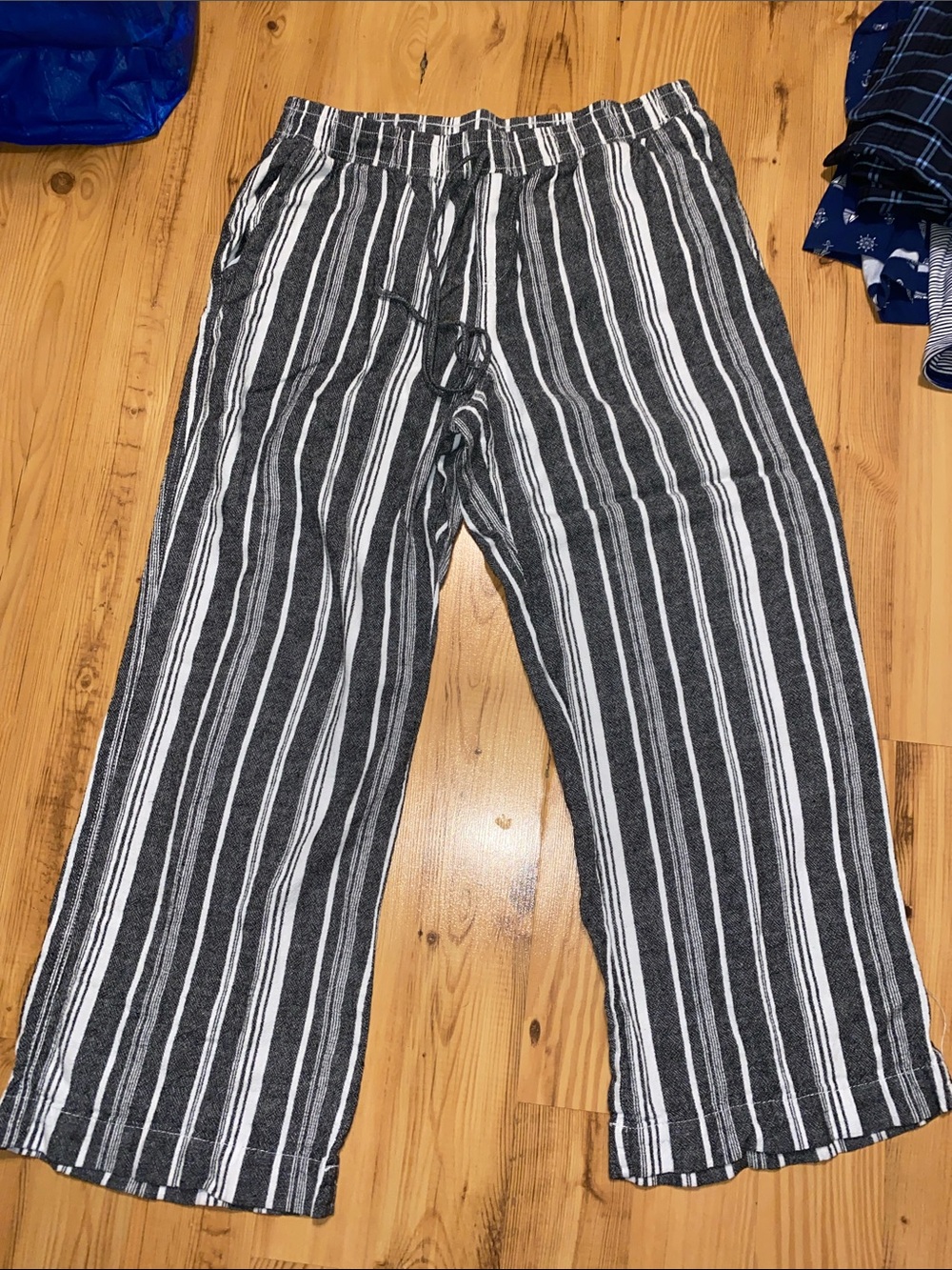 Briggs New York Black and White Vertical Stripe Drawstring Pants